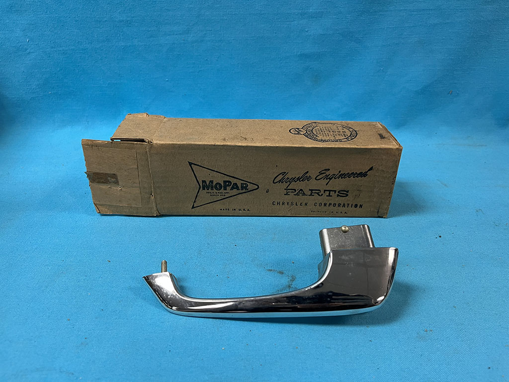 Drivers Side Outside Door Handle # 2081 335