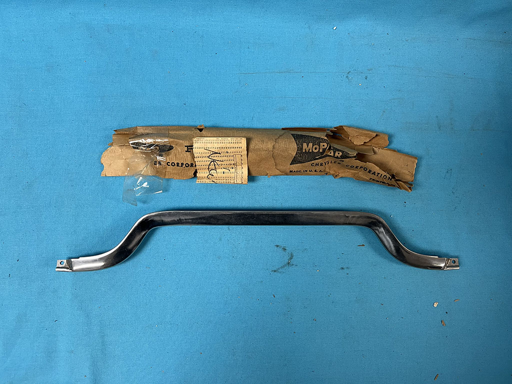 Rear roof panel mldg