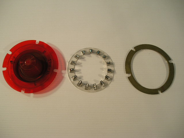 Taillight lens and bezel