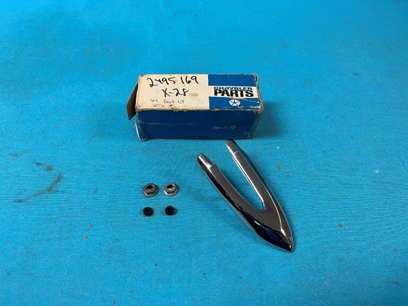 Drivers side front fender cap / finish mldg - Dart GT Model