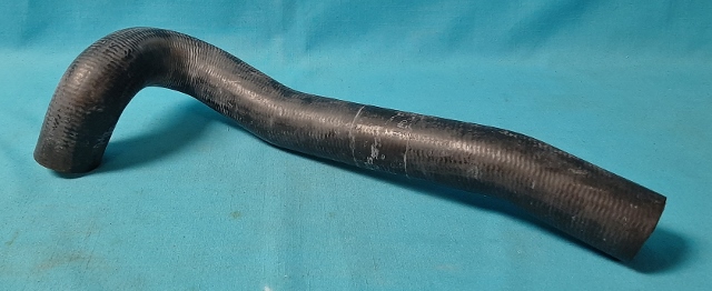 Upper Radiator Hose - all models with 361, 383, 440 V8 and 22" wide radiator with drivers side inlet - with A/C and standard cooling.