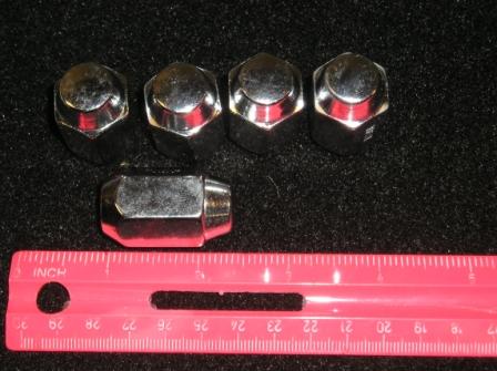 Rallye wheel acorn chrome lugnut - 1/2" - left threaded for Large bolt pattern Mopars.