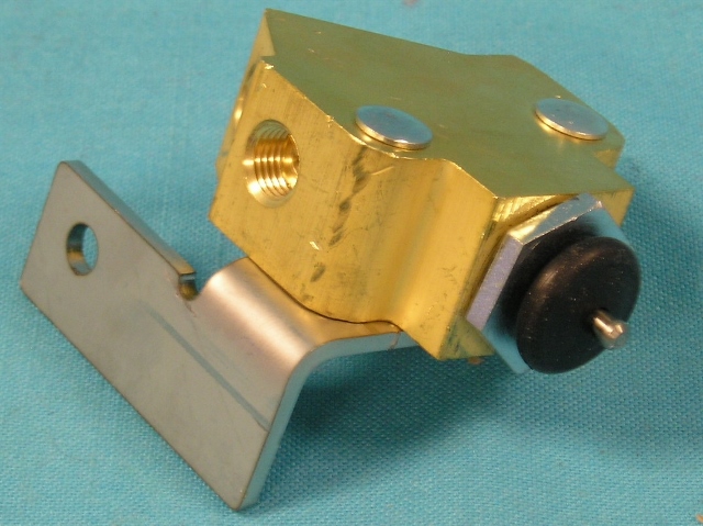 Hold off Valve - Brass 3 port Valve Disc. - for disc. brakes.  Used in junction with distribution valve # 330-45087.