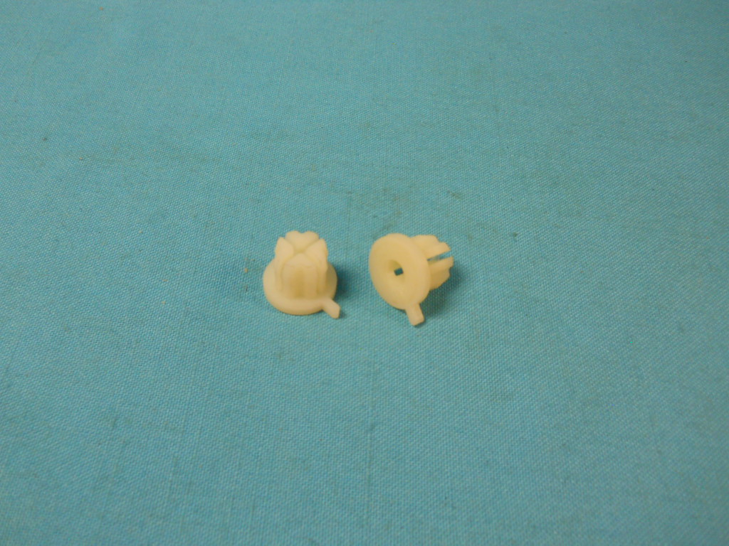 Door & Quarter window retainer (each)
