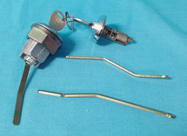 Glovebox & Trunk lock kit - with glovebox case and OEM keys