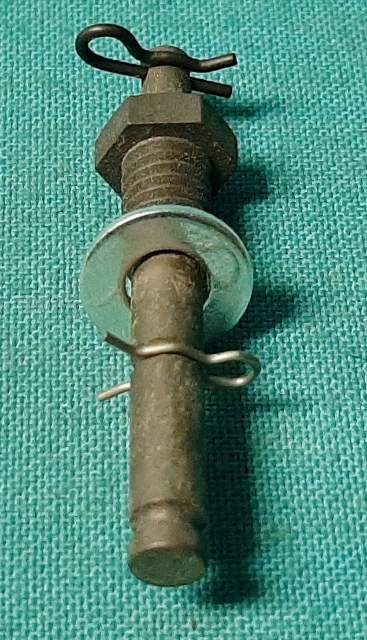Carb. Linkage Stud - Late 1969 to 1974.  4bbl Automatic 340+6 ALL.  Not 340.  Cadmium Plated