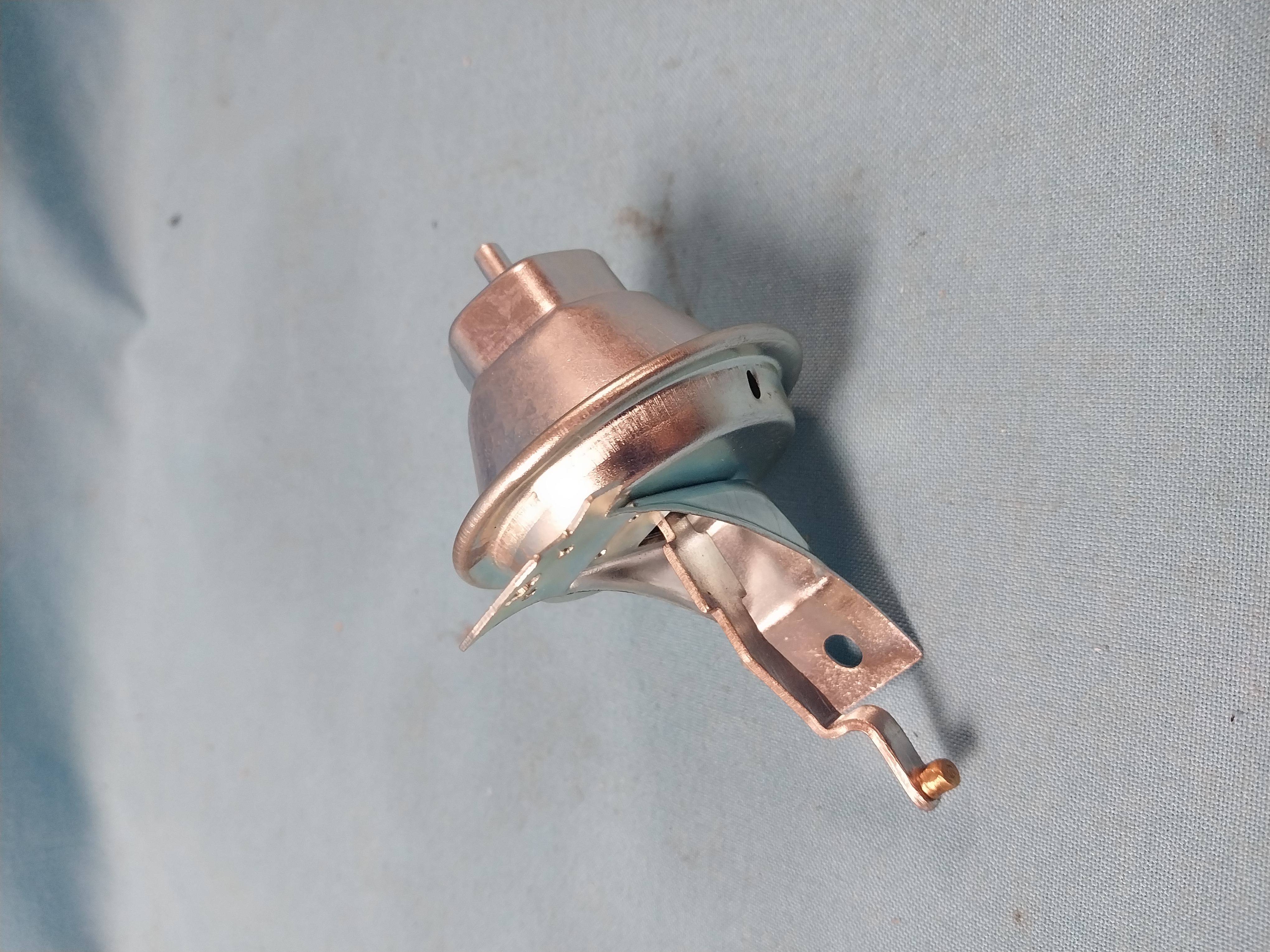 Vacuum advance canister - 273, 318, 340, 360 - Single point & Electronic Ignition.