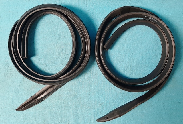 Roofrail Weatherstripping (pair) - Charger Only
