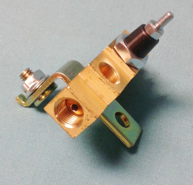 Distribution Block.  Brass 5 port valve disc. or drum brakes.