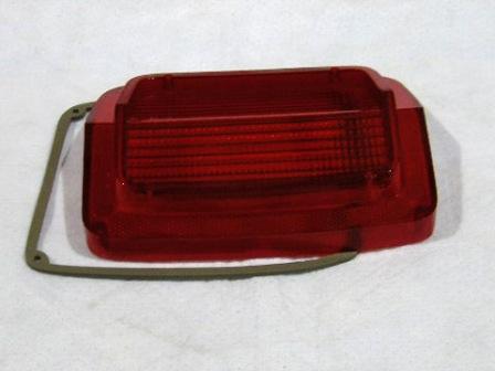 Passenger or Drivers side tail light lens <b> with no chrome or mounting holes.