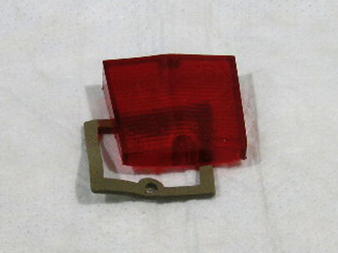 Bottom Reflector Lens - Passenger side