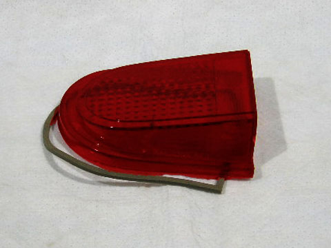 Drivers side Outer Tail light Lenses and NO Chrome Trim