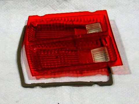 Passenger side Tail light (lens only).
