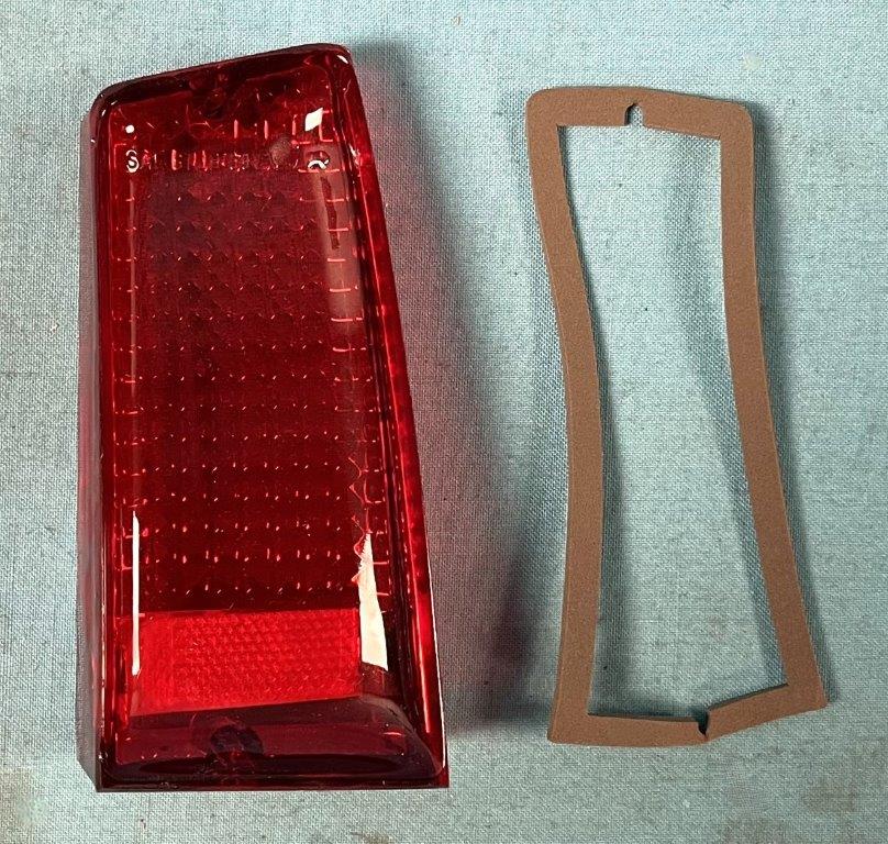 Taillight lens - Passenger side