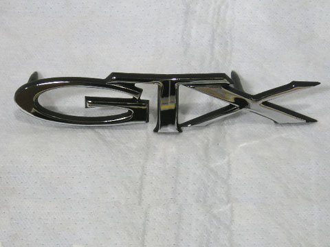 Center grill nameplate "GTX"
