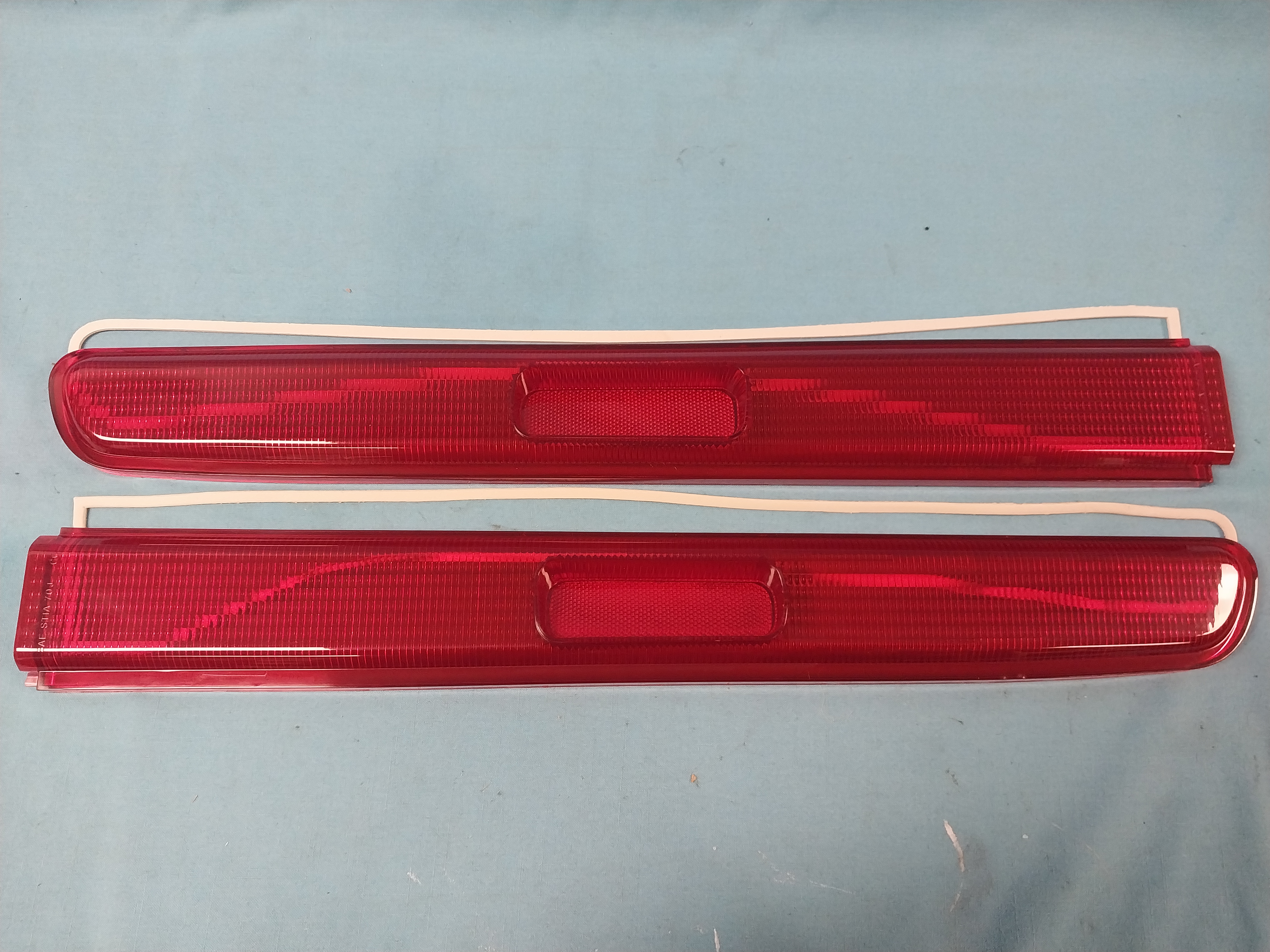 Drivers side / Passenger side - Taillight Lens - Discount exempt