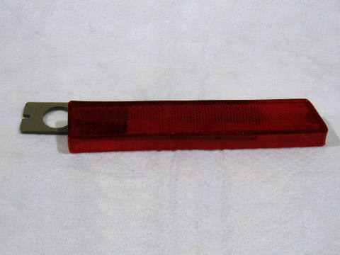 Drivers side rear (red) sidemarker lens.