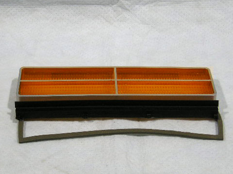 Drivers or Passenger side Front Amber Parking Lens