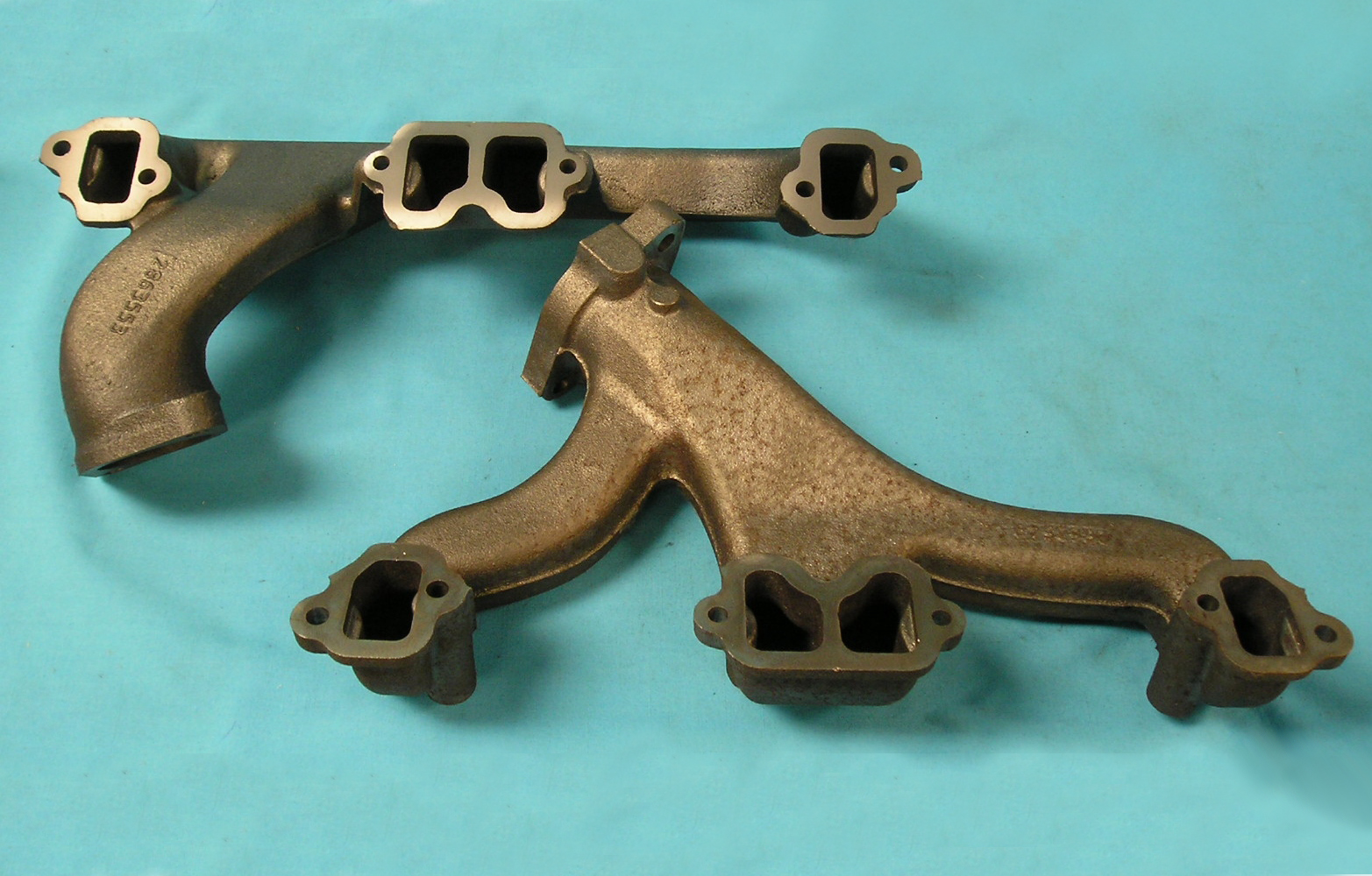 Hi-Pro 340 Exhaust Manifolds used on 340 engines.
Does NOT have the heat riser
Casting numbers:  Passenger side 2863 549
                  Driver side 2863 553

Discount Exempt