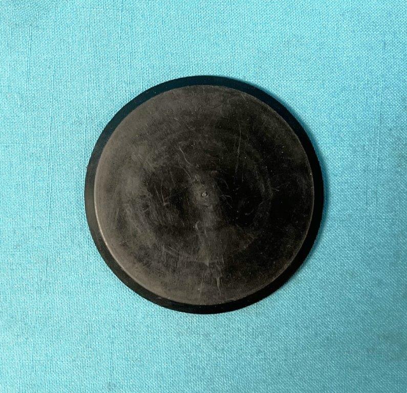 Flush sheet metal plug in black plastic 3"