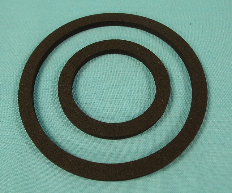 Trunk Lid Medallion Gaskets (round - set)