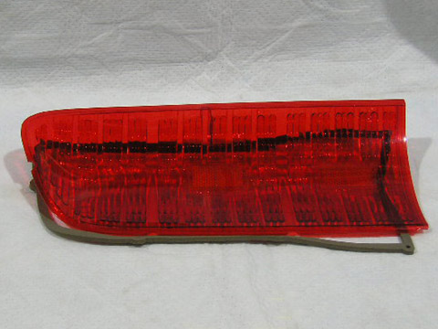 Drivers side Taillight lens and gasket - Chrysler 300