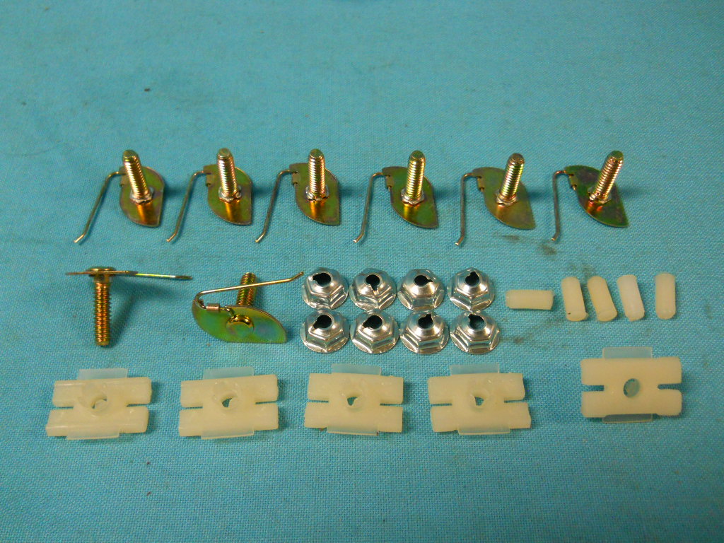 Grand Coupe not Cuda 70 Trunk clip set