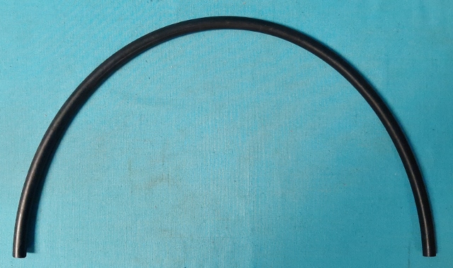 This hose was used from the power brake booster to the intake mainfold or on the PCV valve. 11/32" Gates PCV/Booster hose, marked & date-coded 01010 (Jan 70). Same diameter as original! Sold by the foot.