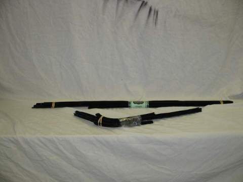 Side Glass Windowscraper Kit - Charger (ex. S/E models)  For models WITHOUT plastic quarter window trim