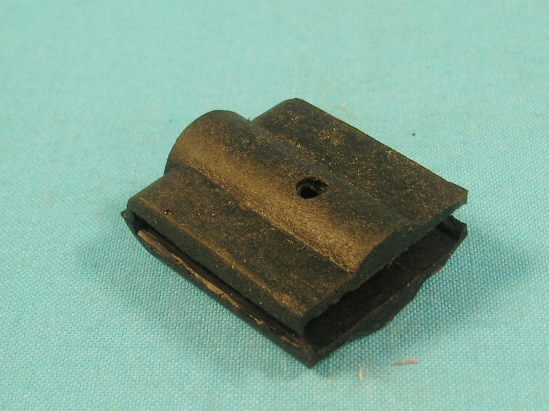 Steering shaft insulator