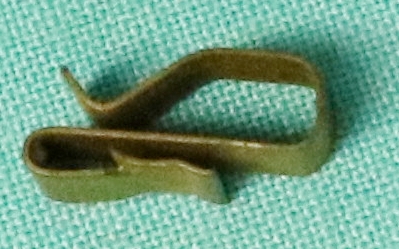 Wire retainer clip