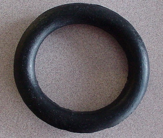 Steering column base plate grommet