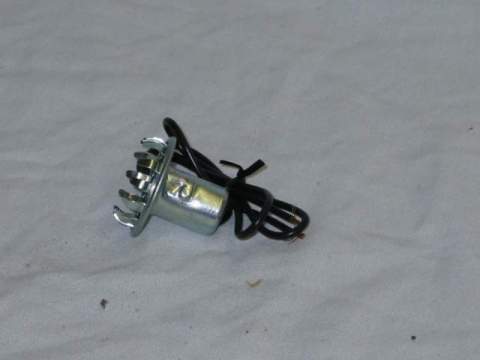 Double contact socket for lamps 1034, 1154, 1157