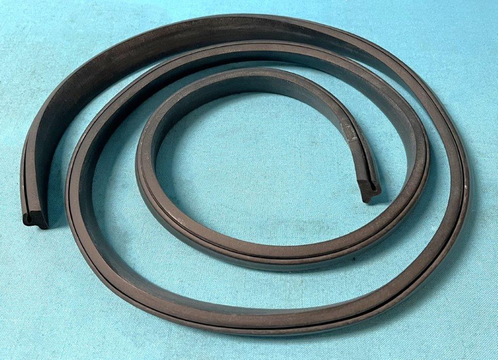 Top Header Seal (no molded ends) - for molded ends see part # GG-357