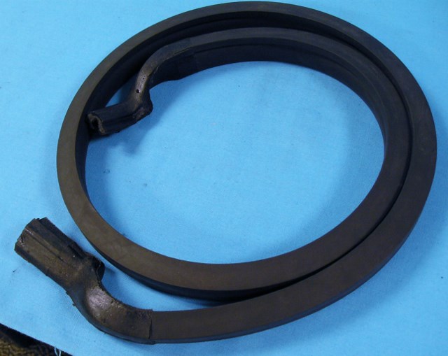 Top Header Seal with molded ends