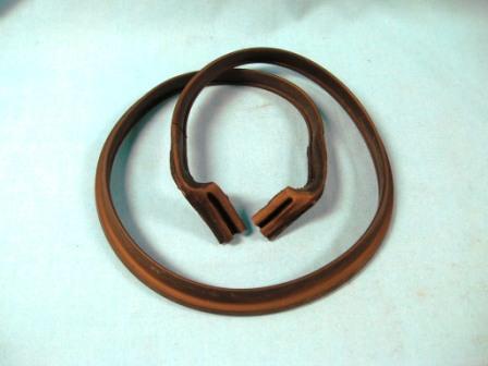 Top Header Seal with molded ends