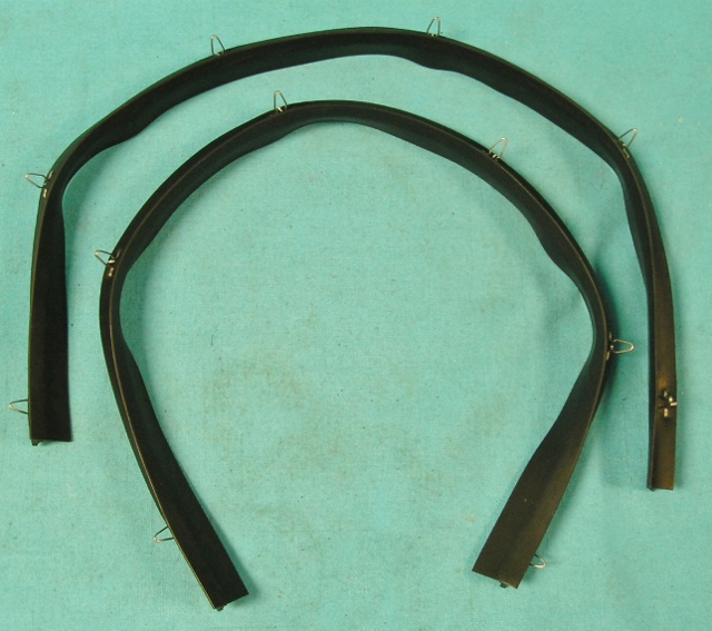 Lower Inner Fender Splash Seals - T-shaped rear black gaskets (Pair).