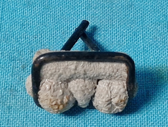 Moulding clip - 7/8" wide by 1" length