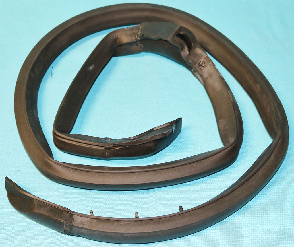 Roof Rail Weatherstrip for HT's - Roof rail weatherstrip kit. <b>pair</b> For Cars with Moveable quarter windows.