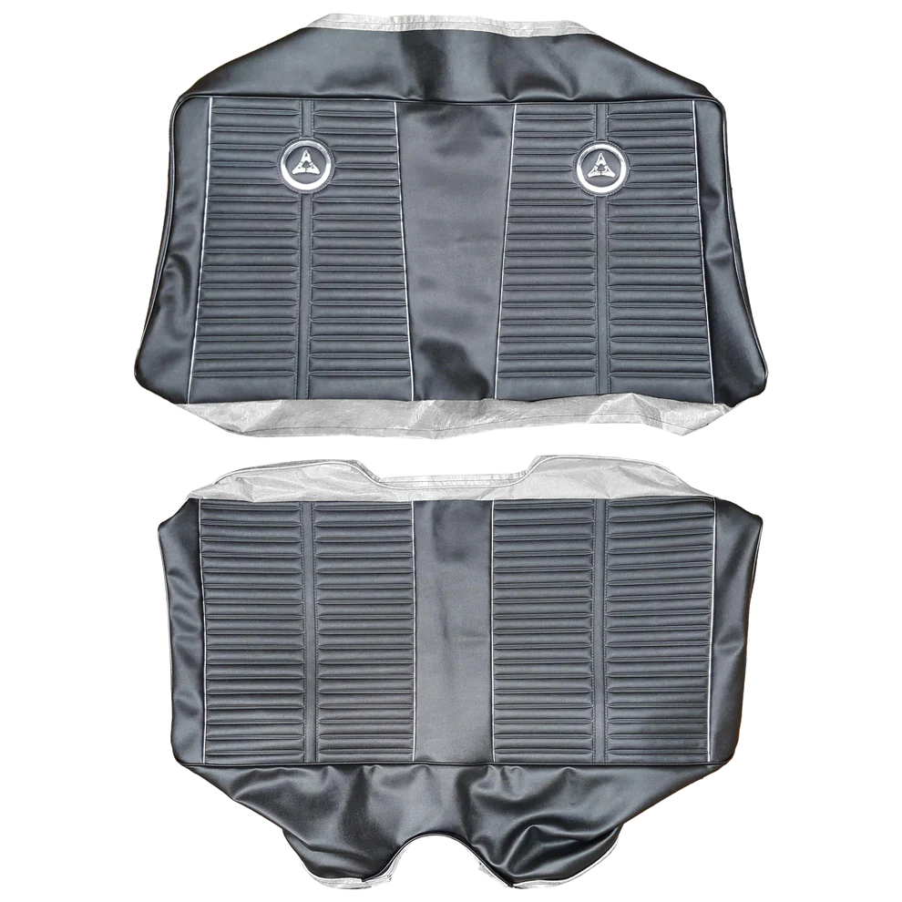 Seat Upholstery, Convertible rear bench (Heat sealed Bison grain inserts with chrome accent and Bison grain skirts)Surcharges does apply to Dark Metallic Olive and Dark
Metallic Brown.