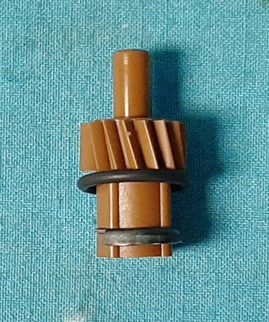 Speedometer Pinion 16 Tooth OE Part # 2204 355