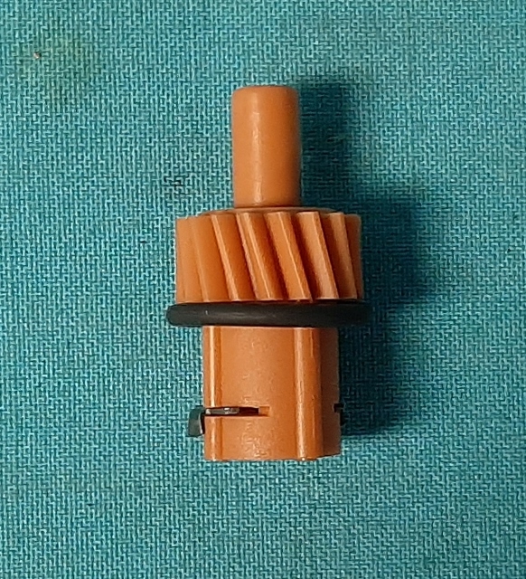 Speedometer Pinion 17 Tooth.  OE Part # 2204 356