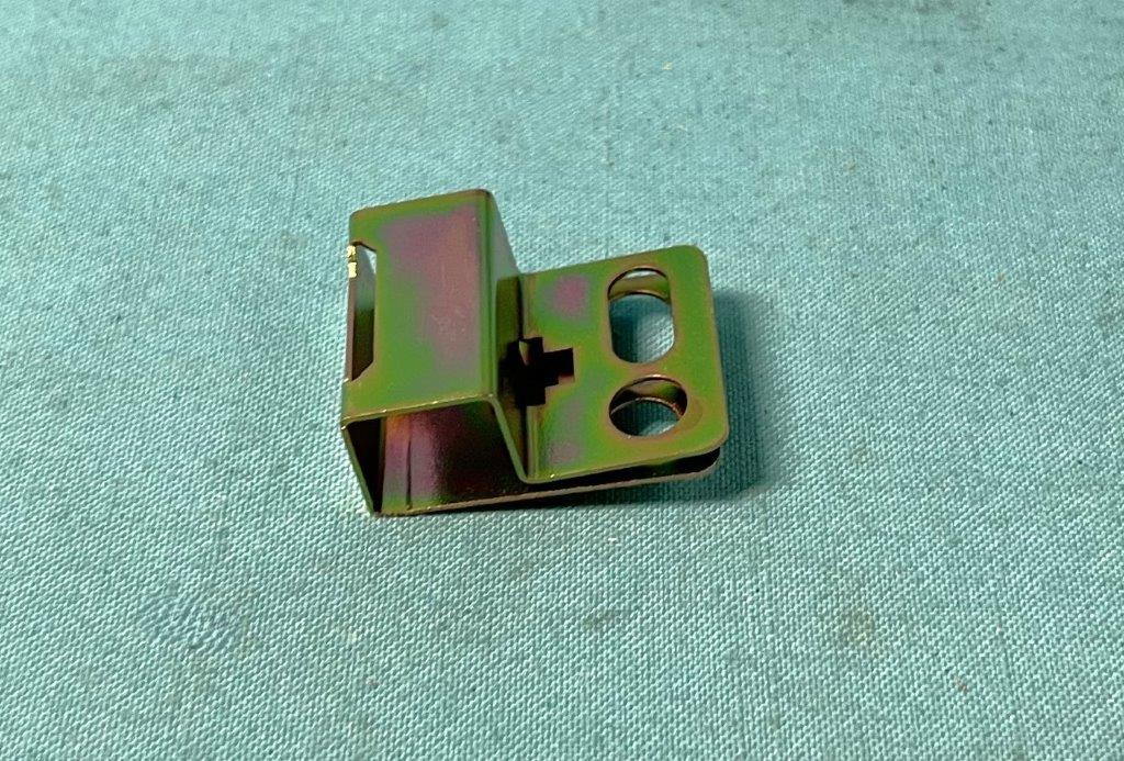 Ballast resistor bracket used with all models having points.