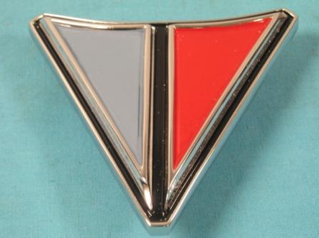 Signet front "V" grill emblem #2579 902.