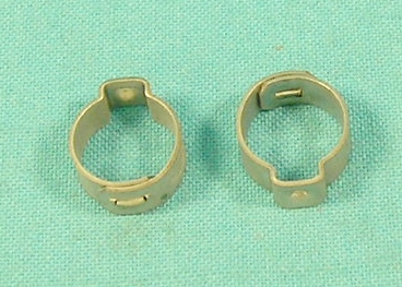 Hose Clamps 
Fits hoses 5/16" - 1/2" i.d. - aftermarket - pair