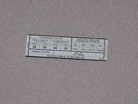 Early A-Body D70X14 Tire Pressure 2948 064