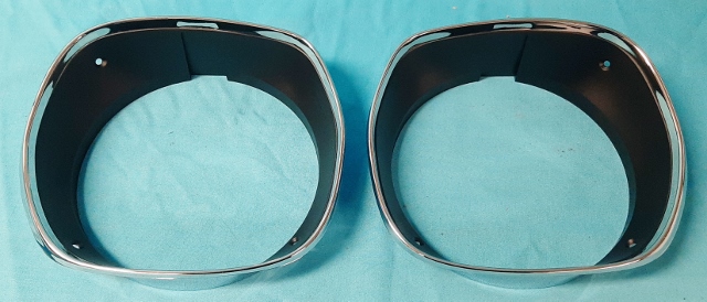 Headlight Bezels, Pair for Barracuda - chrome edge / black paint