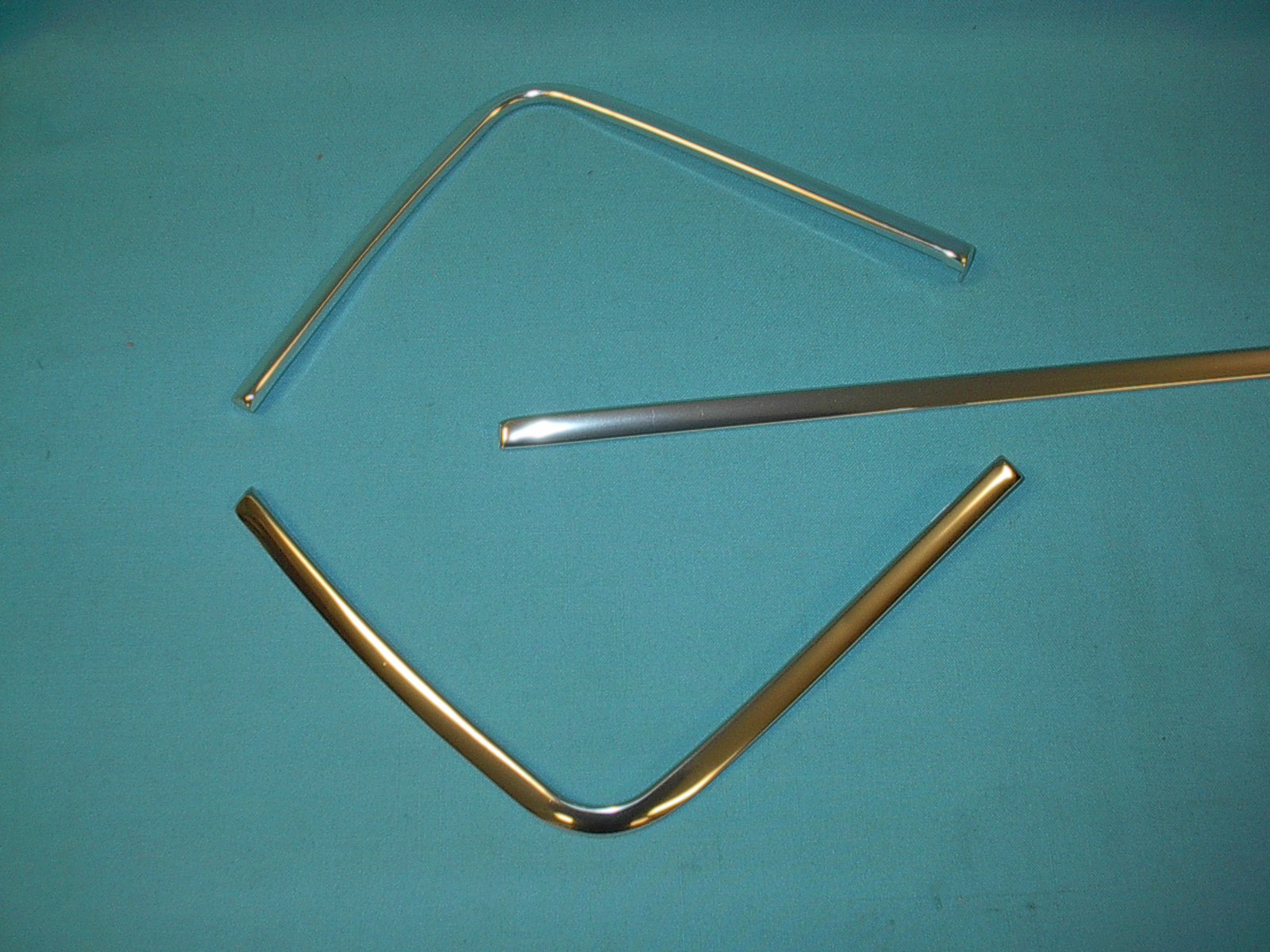 Trunk & quarter extension mldgs (kit) Clips for this kit are part number RS-2222A.