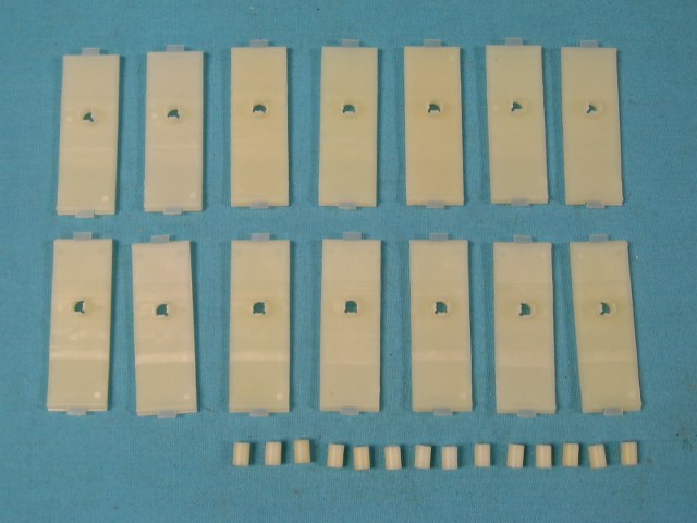 Rocker moulding clip kit.