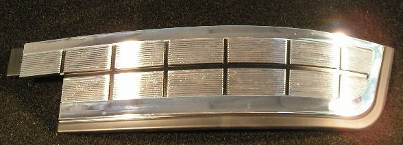Passenger side rear window mldg.